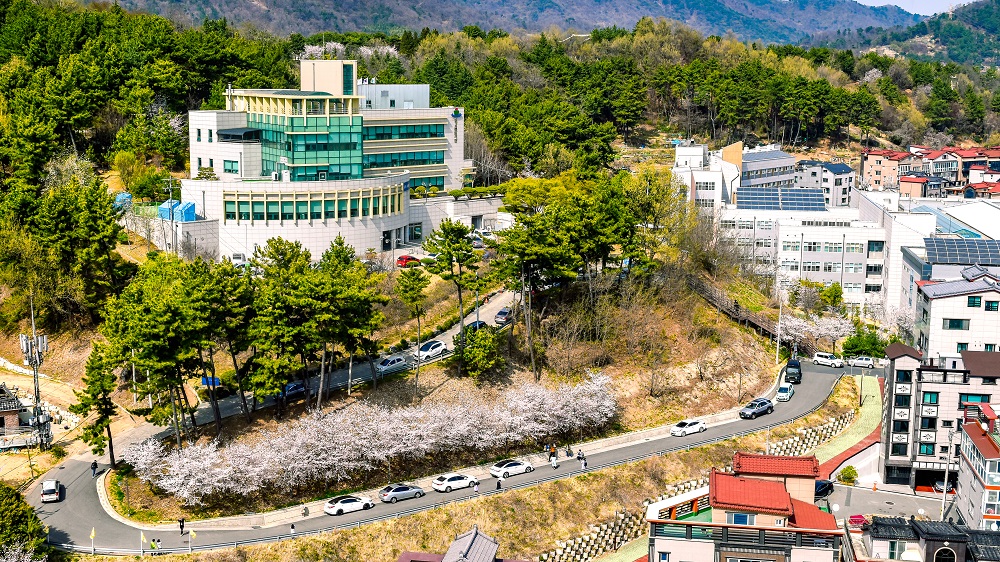 고향의봄도서관 이원수문학관-작은용량.jpg